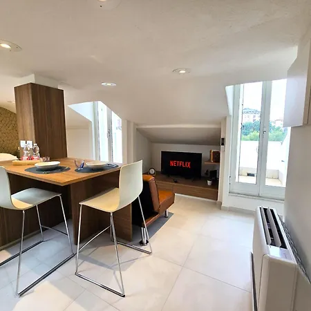 Apartment Yr - Argonne